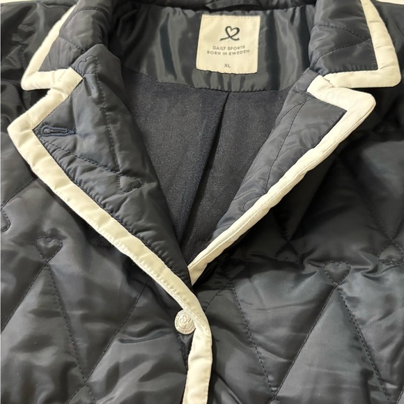 Daily Sports Navy Diamond/Heart Quilted Jacket with White Trim, Back Cinch Belt - Picture 9 of 16
